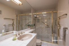 1925 37th Place E